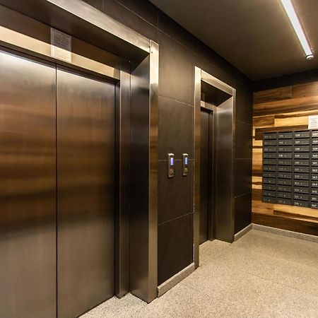 Sky House Premium Apartment In City Center Chisinau Exterior photo